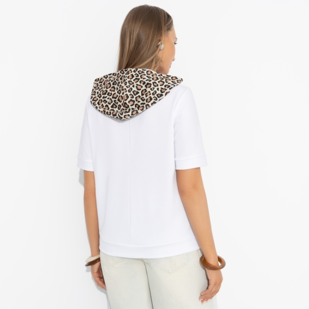 Футболка Увлечена собой (safari) 