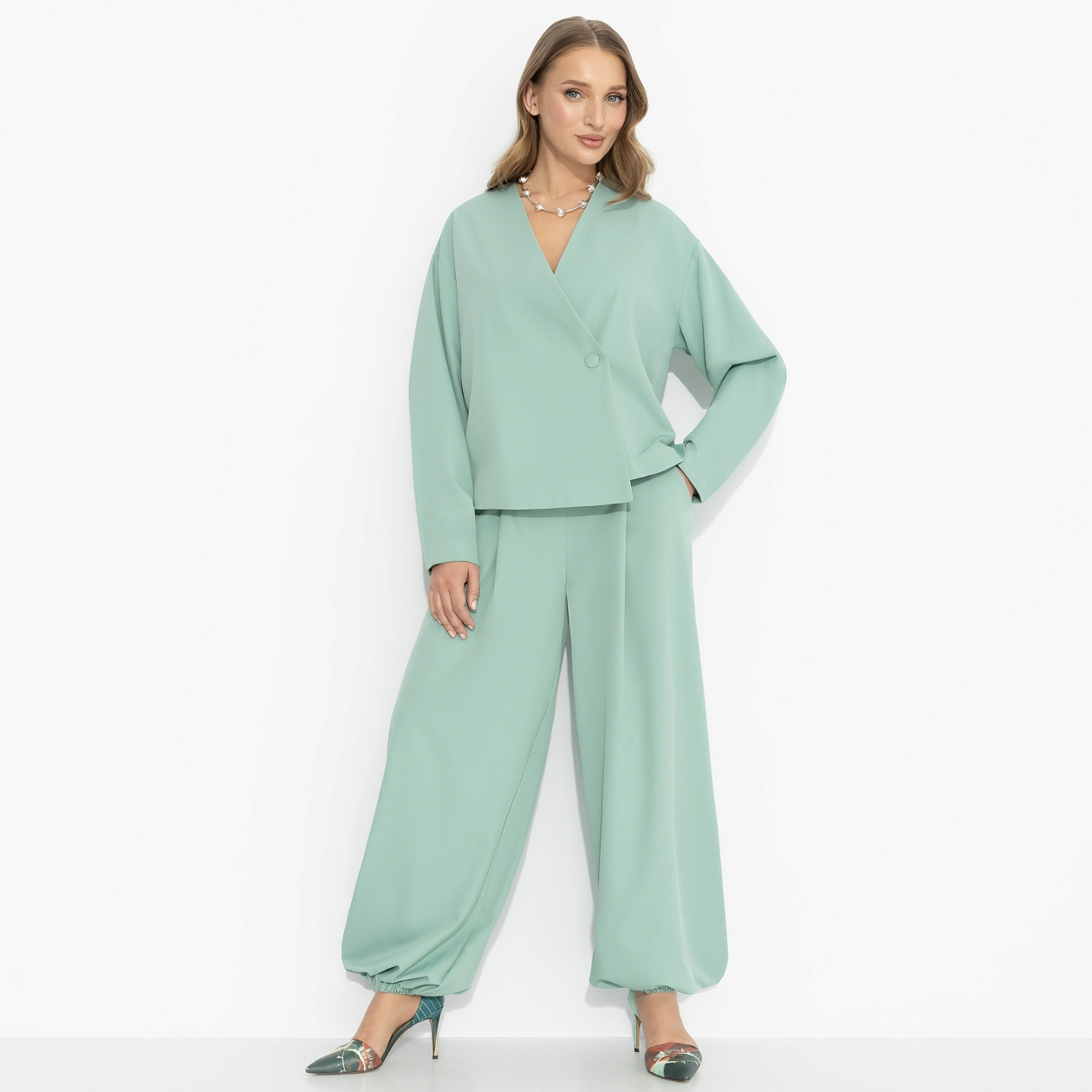 Брючный костюм Стиль говорит (2 в 1, мята) . Состав: 65% п/э, 30% вискоза, 5% эластан
