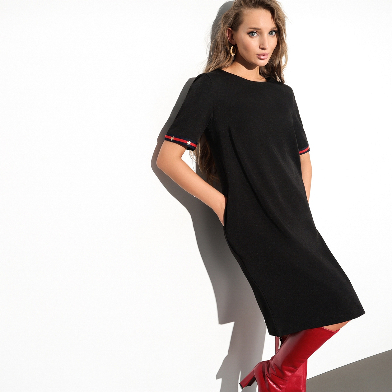 Платье Виртуальные будни (нуар). Состав: 96% п/э, 4% эластан