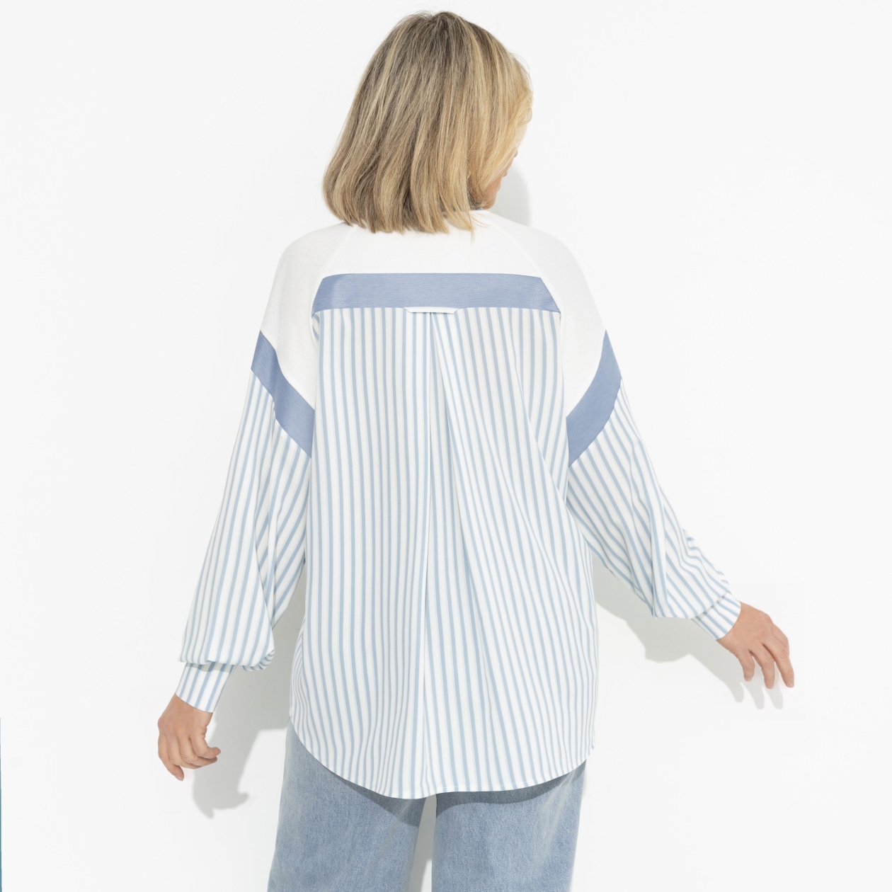 Всплеск эмоций. Состав: 85% полиэстер, 10% вискоза, 3% эластан, 2% нейлон