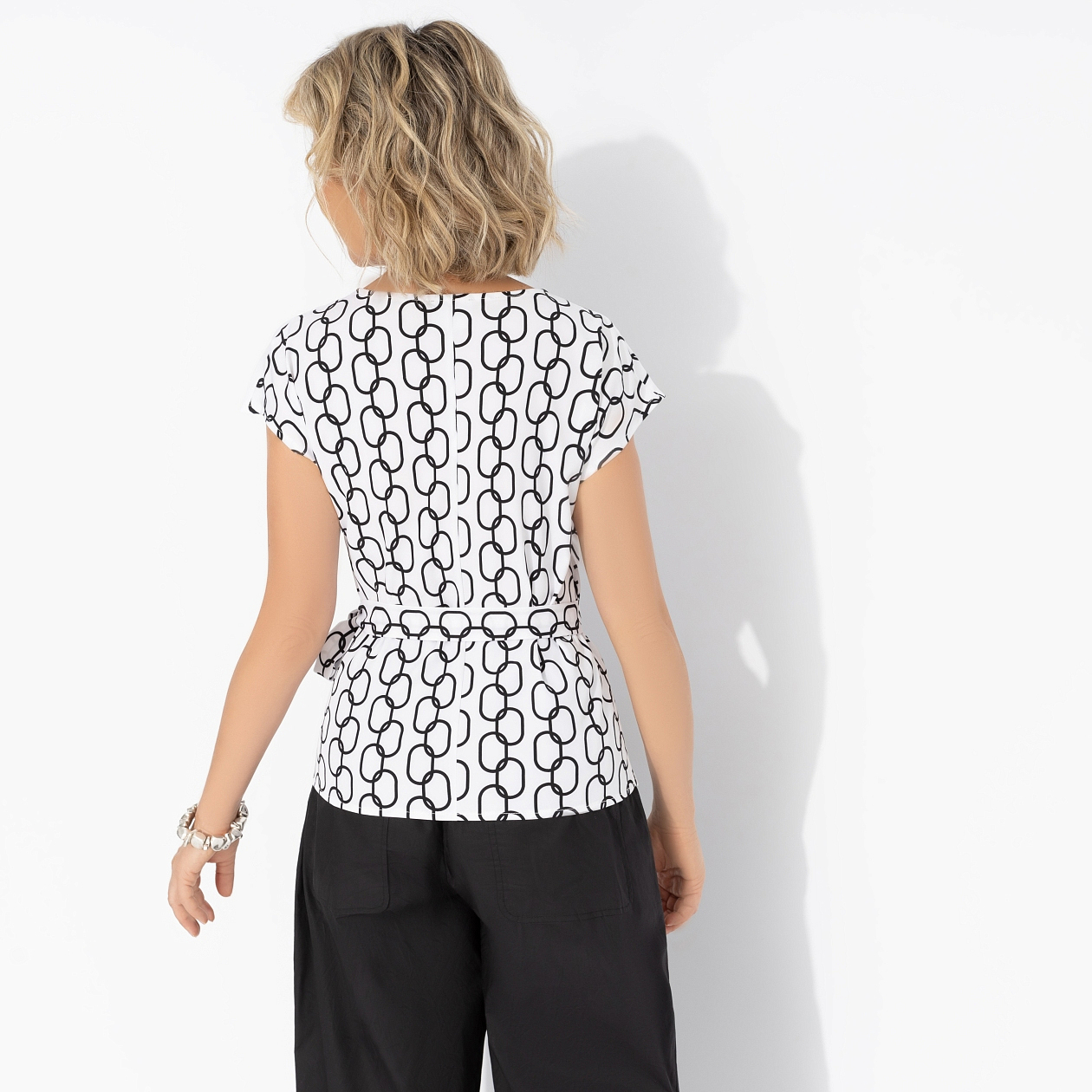 Блуза Все взгляды - на прекрасное (экстра). Состав: 95% п/а, 5% эластан