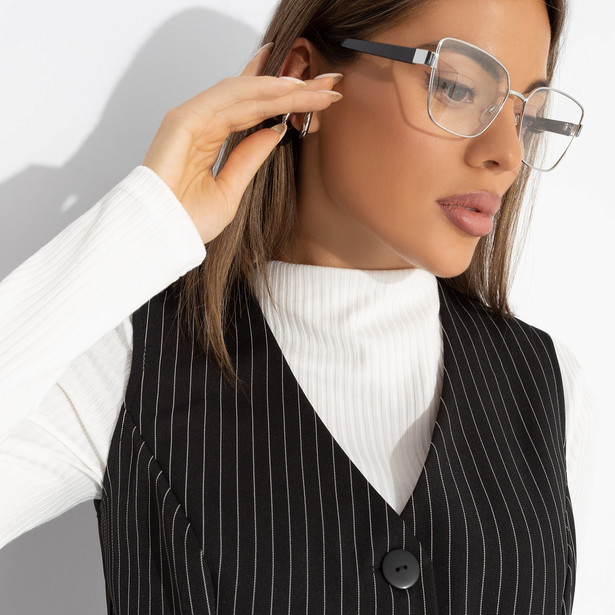 Налёт драмы (чёрный). Состав: 60% полиэстер, 37% вискоза, 3% спандекс