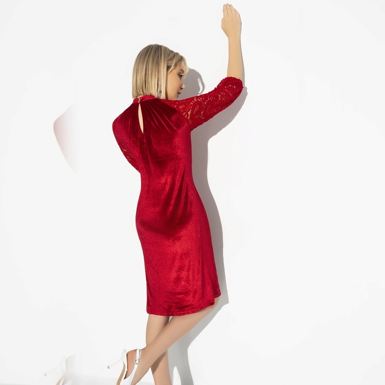 Платье Мягкость бархата (королевский рубин). Состав: 95% п/э, 5% спандекс