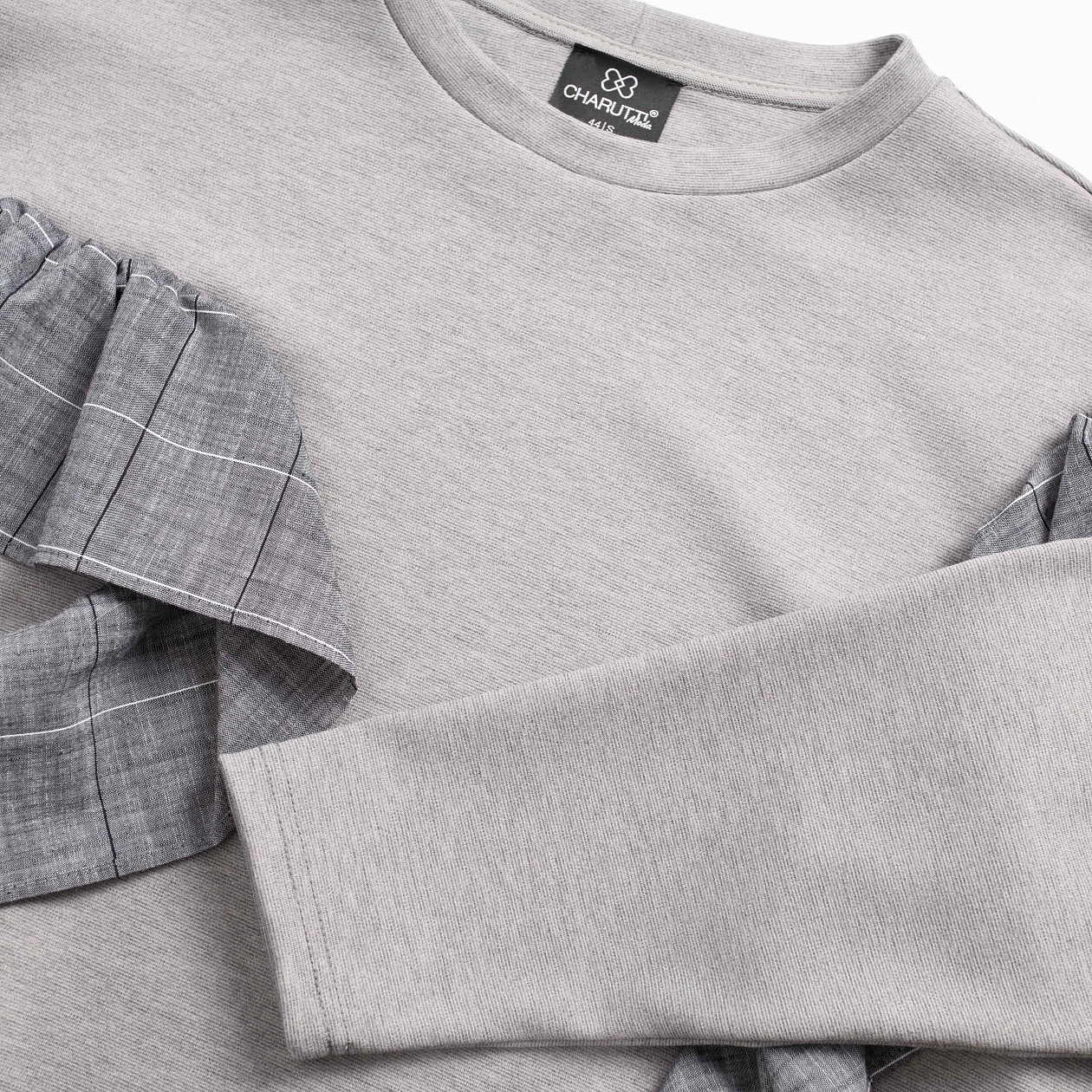 Лонгслив Гардеробная магия. Состав: 65% п/э, 30% вискоза, 5% спандекс