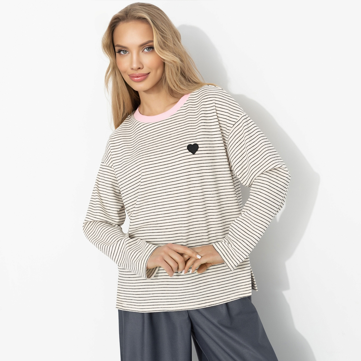 Лонгслив Эстетика момента. Состав: 65% вискоза, 30% полиэстер, 5% эластан