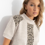 Водолазка Фирменное приветствие (бежевая). Состав: 46% вискоза, 28% п/э, 21% нейлон, 5% спандекс