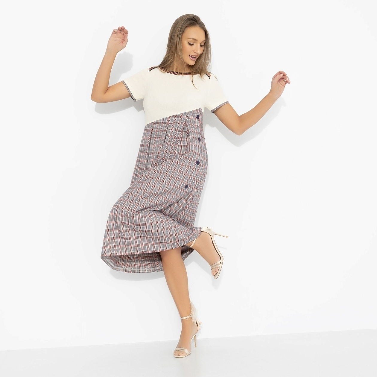 Платье Архитектура стиля (классика моды). Состав: 65% п/э, 30% вискоза, 5% спандекс