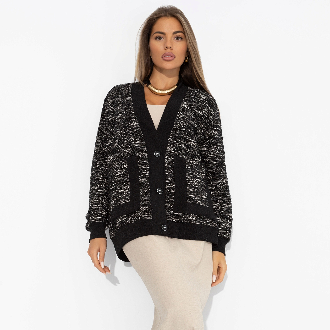 В модном режиме (black). Состав: 65% п/э, 30% акрил, 5% спандекс