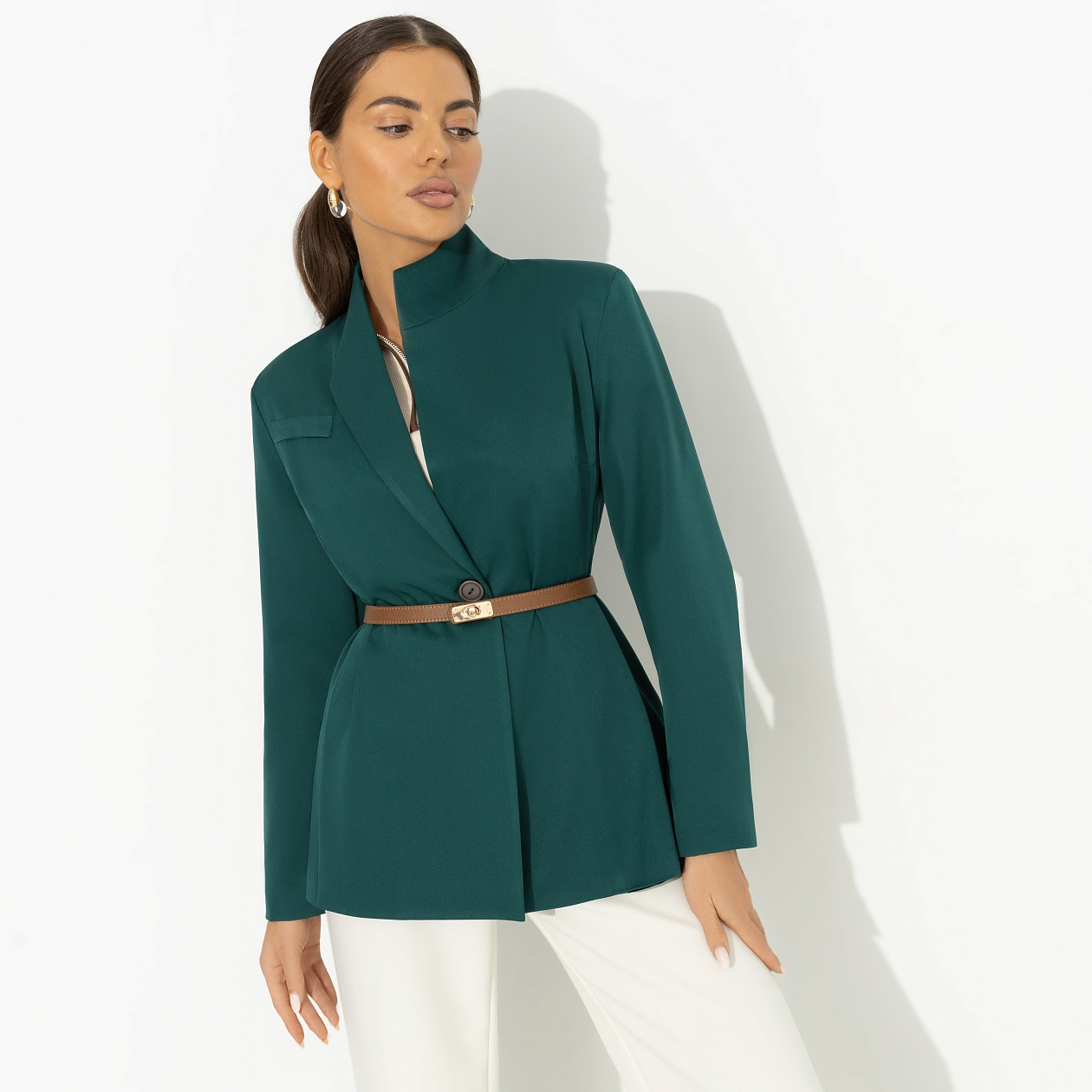 Жакет Дерзкий силуэт (зелёный). Состав: 65% п/э, 30% вискоза, 5% эластан