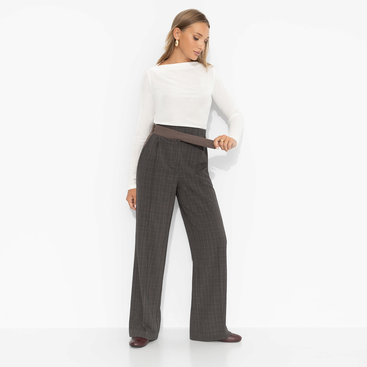 Брюки 5 минут до повышения. Состав: 96% п/э, 4% эластан