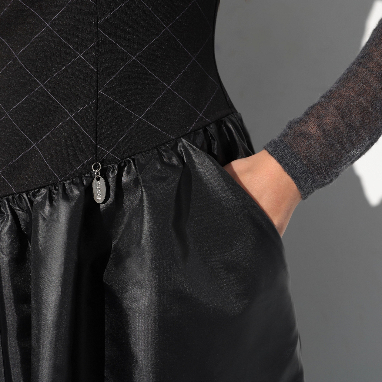 Сарафан Элегантное очарование (black). Состав: 65% нейлон, 30% вискоза, 5% спандекс