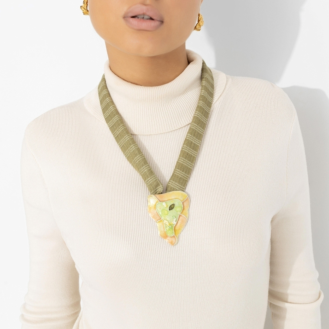 Тайное сокровище. Состав: 80% п/э, 15% акриловая смола, 5% металл