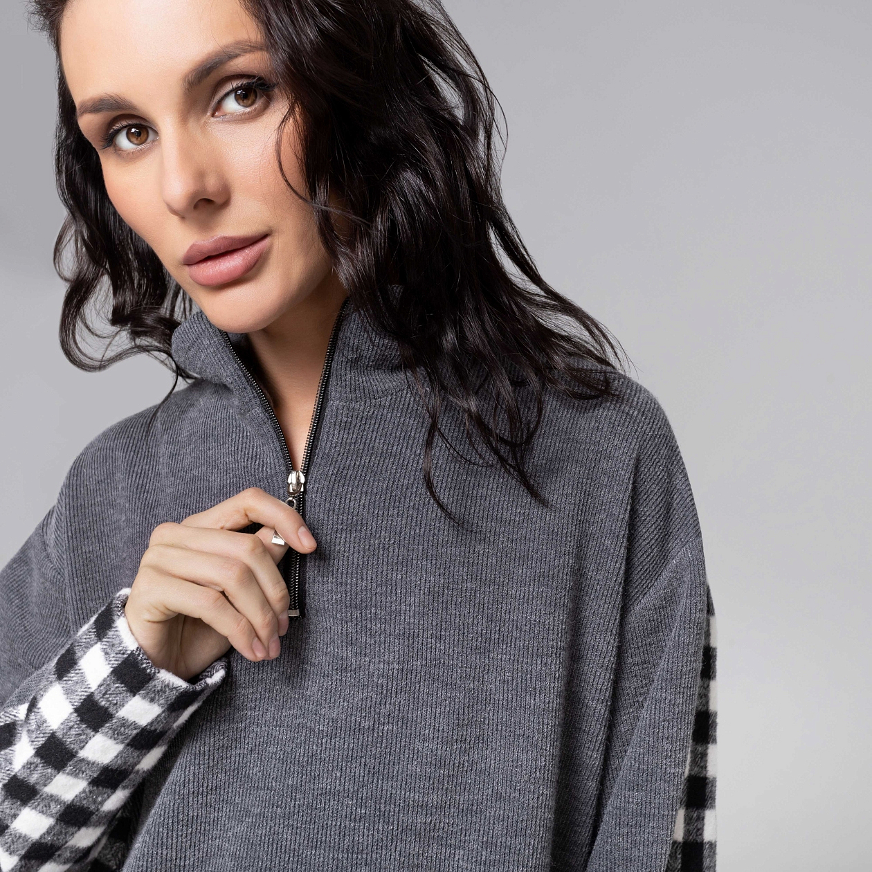 Путешествие начинается (мокрый асфальт). Состав: 65% п/э, 30% вискоза, 5% спандекс