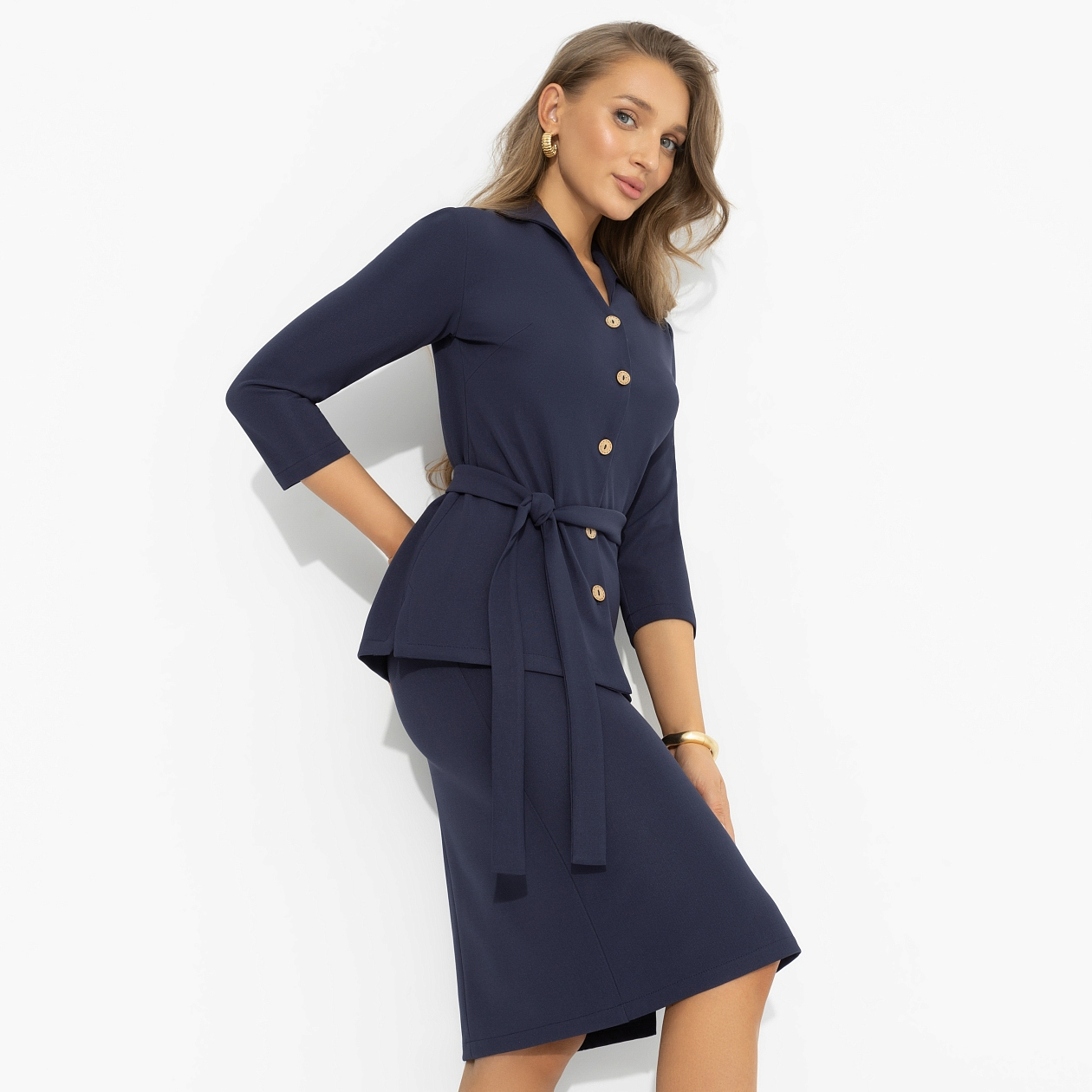 Костюм с юбкой Гордая и дикая (королева, 2 в 1, с поясом). Состав: 65% п/э, 30% вискоза, 5% эластан