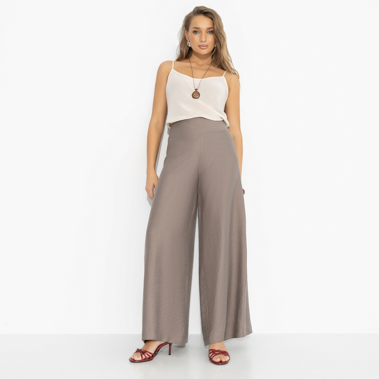 Брюки Красиво жить. Состав: 75% вискоза, 25% нейлон