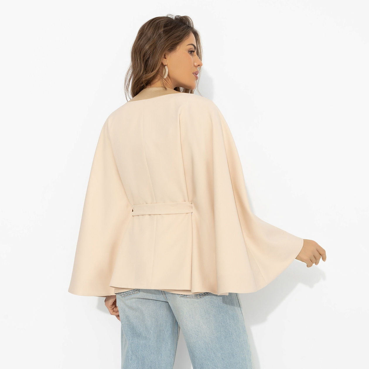 Яркий эффект (с поясом). Состав: 95% п/э, 5% эластан