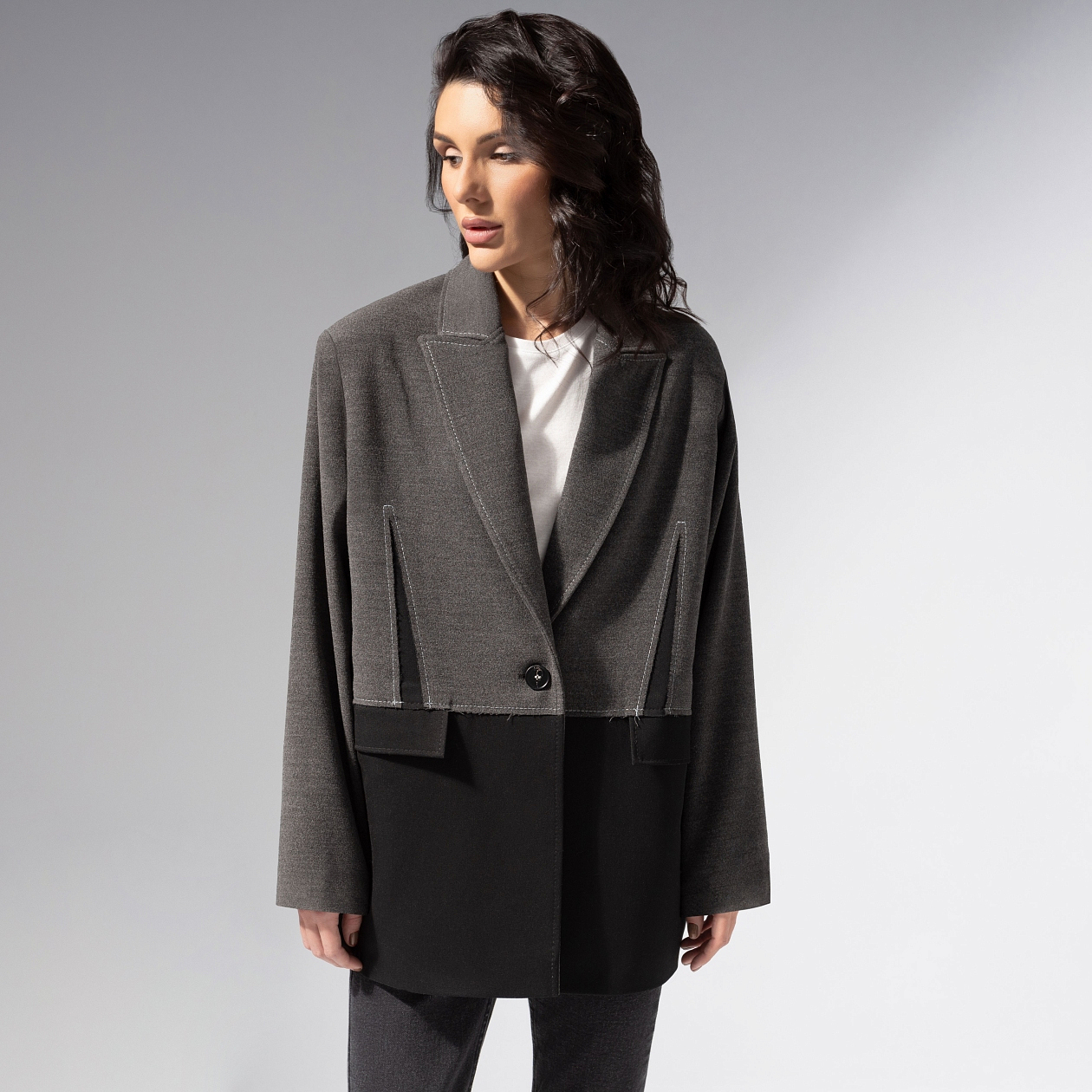 Жакет Решительный ход. Состав: 65% п/э, 30% вискоза, 5% спандекс