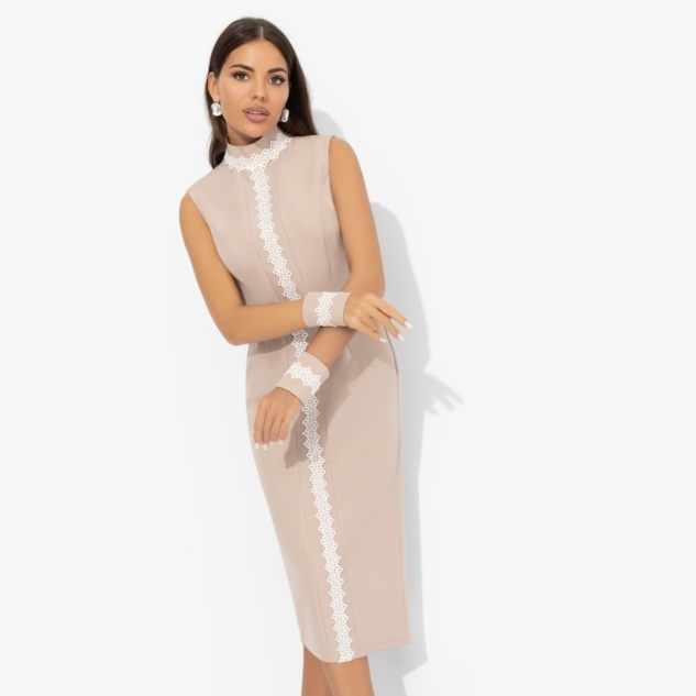 Платье-футляр Поцелуй удачи (biege, с манжетами)