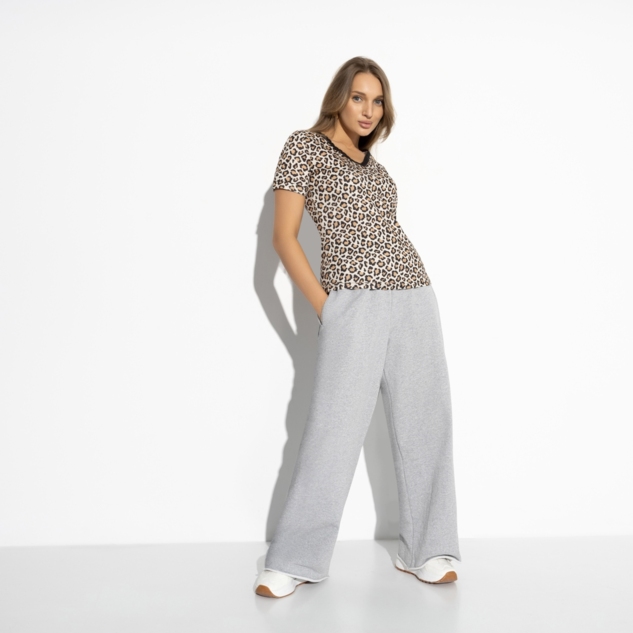 Футболка Любовь рядом (hot diva) 