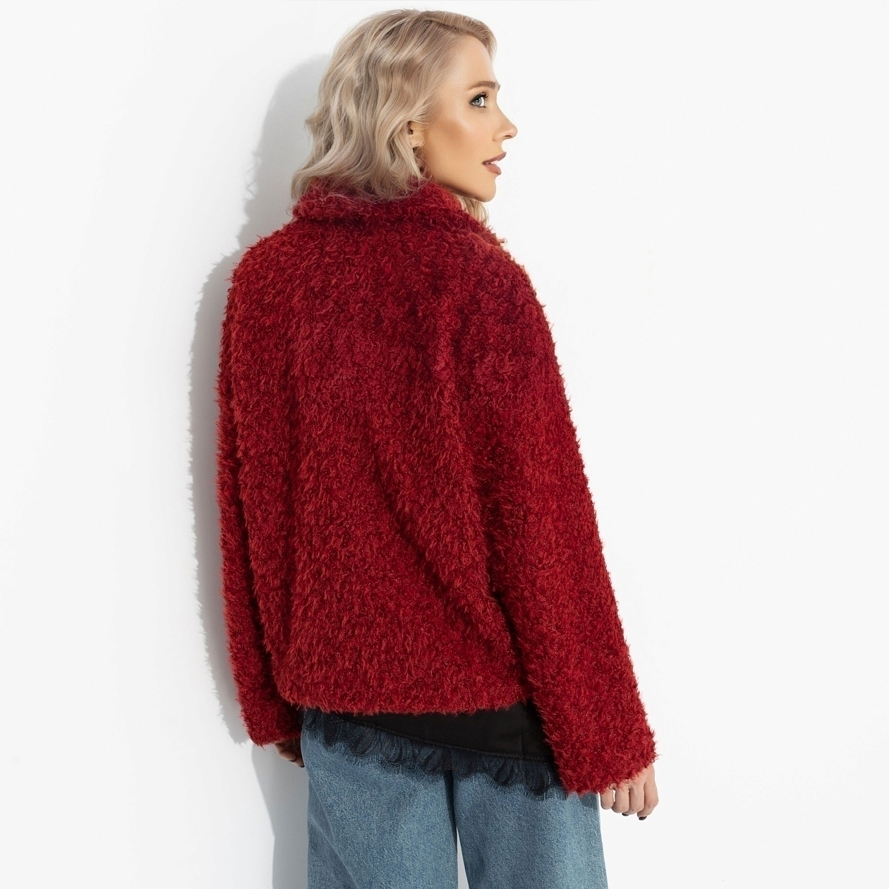 Слишком заметна (красный закат, oversize, 42-48). Состав: 98% п/э, 2% спандекс