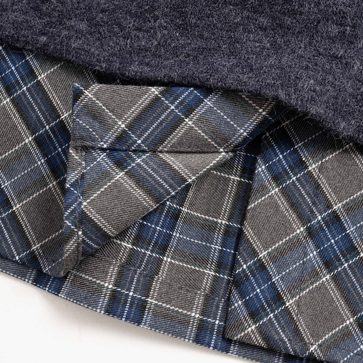 Путешествие начинается (синяя туманность). Состав: 65% п/э, 15% ангора, 15% акрил, 5% спандекс