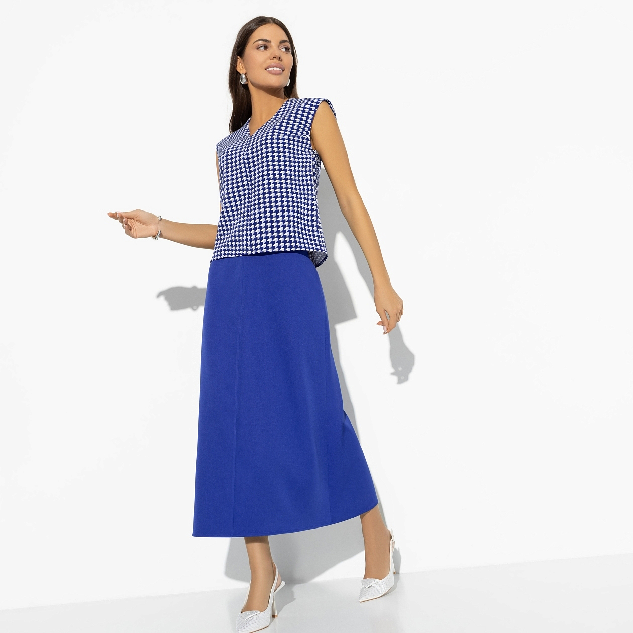 Костюм с юбкой Пикантный стиль. Состав: 60% полиэстер, 37% вискоза, 3% спандекс