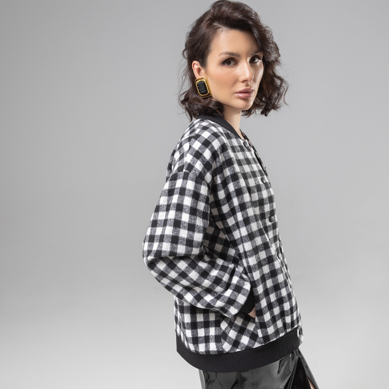 Бомбер Движение вперед (интересная штучка). Состав: 60% полиэстер, 20% вискоза, 15% акрил, 5% хлопок