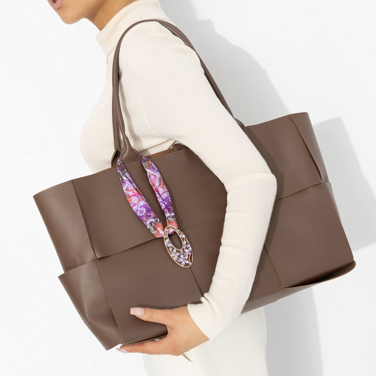 Радость каждый день. Состав: 80% п/э, 15% акриловая смола, 5% металл