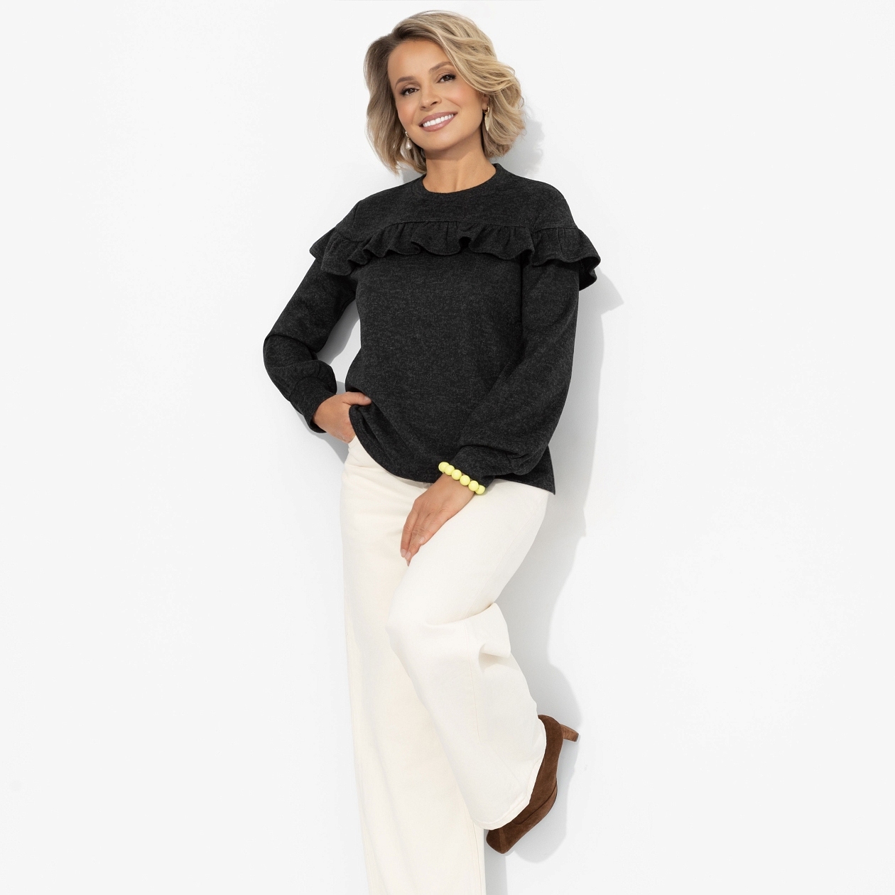 Стильный рейтинг (чёрная). Купить женские блузки оптом от производителя. Блуза Стильный рейтинг (чёрная). Состав: 65% п/э, 30% вискоза, 5% эластан