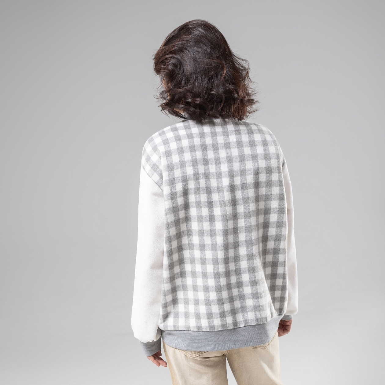 Бомбер Движение вперед. Состав: 60% полиэстер, 20% вискоза, 15% акрил, 5% хлопок