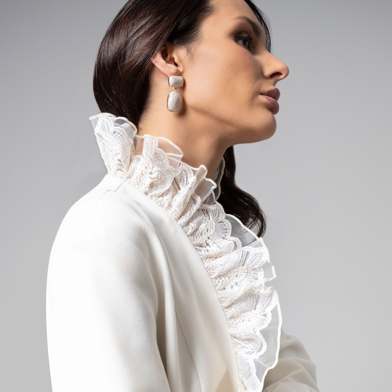 Жакет Сидит идеально (молочный). Состав: 75% п/э, 20% вискоза, 5% спандекс