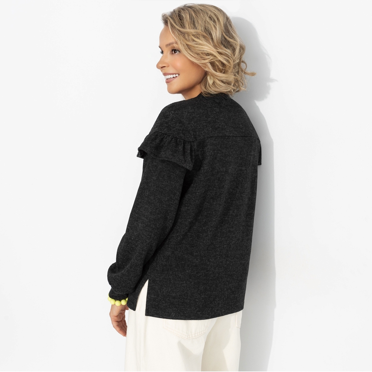 Блуза Стильный рейтинг (чёрная). Состав: 65% п/э, 30% вискоза, 5% эластан