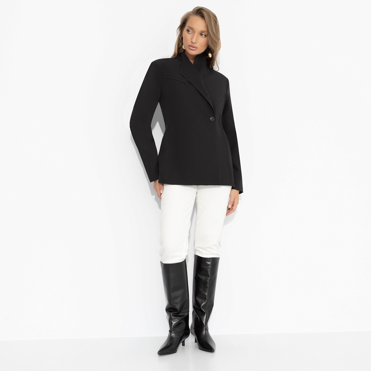 Жакет Дерзкий силуэт (чёрный). Состав: 95% п/э, 5% эластан