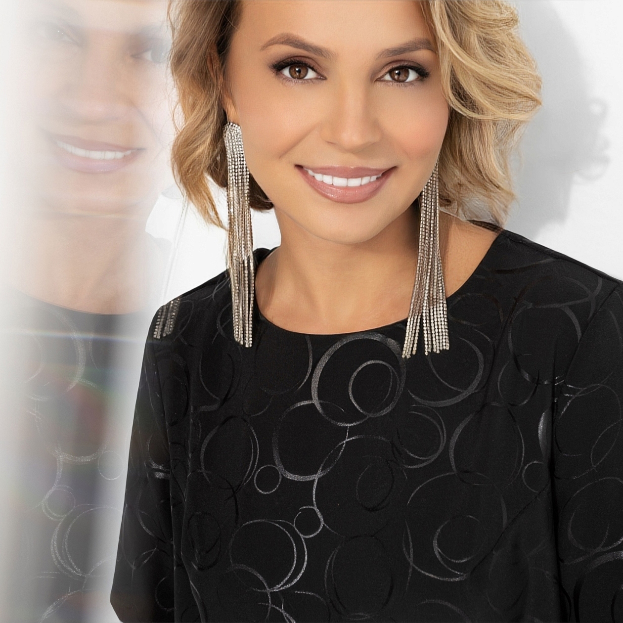 Виртуальные будни (фэшн). Купить женские нарядные платья оптом от производителя. Платье Виртуальные будни (фэшн). Состав: 95% полиэстер, 5% эластан