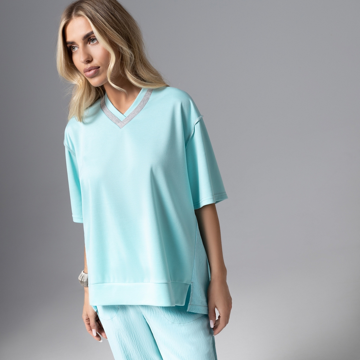 Футболка Элегантность в движении. Состав: 65% п/э, 30% вискоза, 5% спандекс