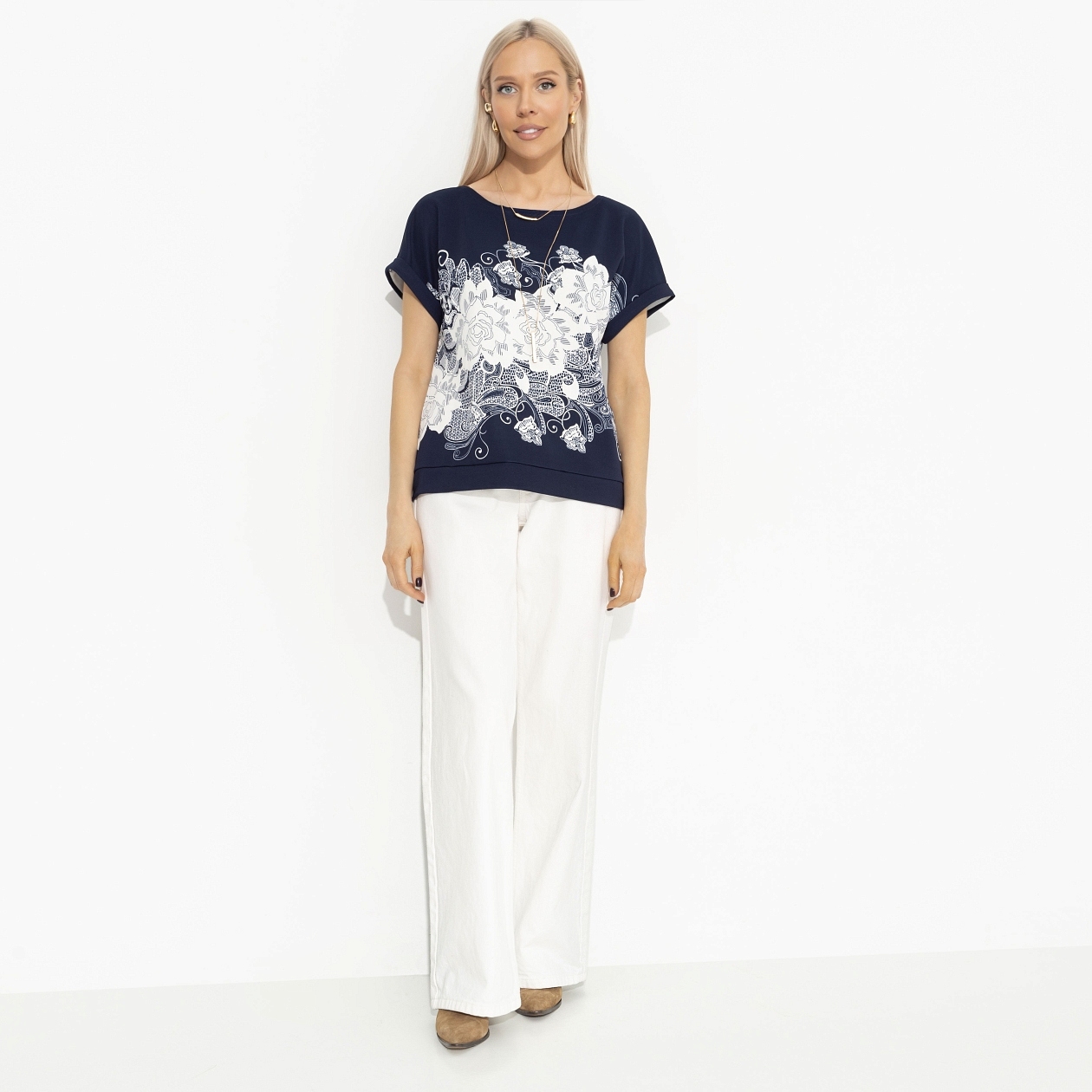 Футболка Жду чудо (floral print). Состав: 96% полиэстер, 4% эластан
