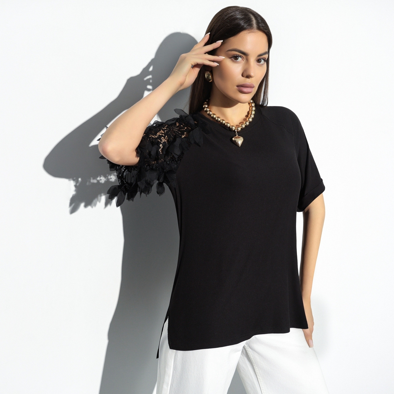 Футболка Закружила любовь (super black). Состав: 65% п/э, 30% вискоза, 5% спандекс