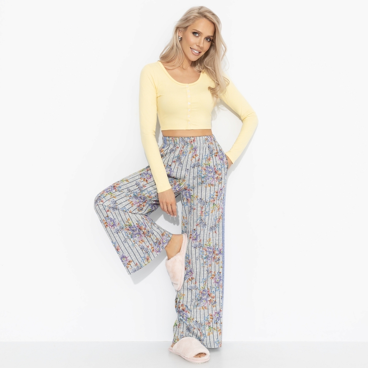 Брюки Расслабленный день (шик). Состав: 65% п/э, 30% вискоза, 5% спандекс