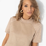 Водолазка Фирменное приветствие (песочная). Состав: 46% вискоза, 28% п/э, 21% нейлон, 5% спандекс