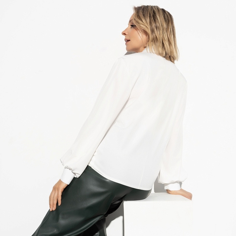 Блуза Приковывая взгляды. Состав: 95% полиэстер, 5% эластан