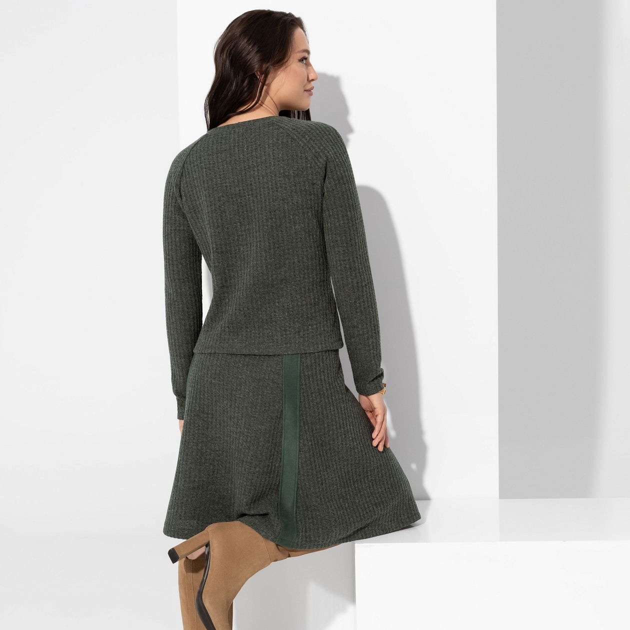 Комплект с юбкой Инста-стиль (2 в 1, elegant) . Состав: 65% акрил, 30% ангора, 5% спандекс