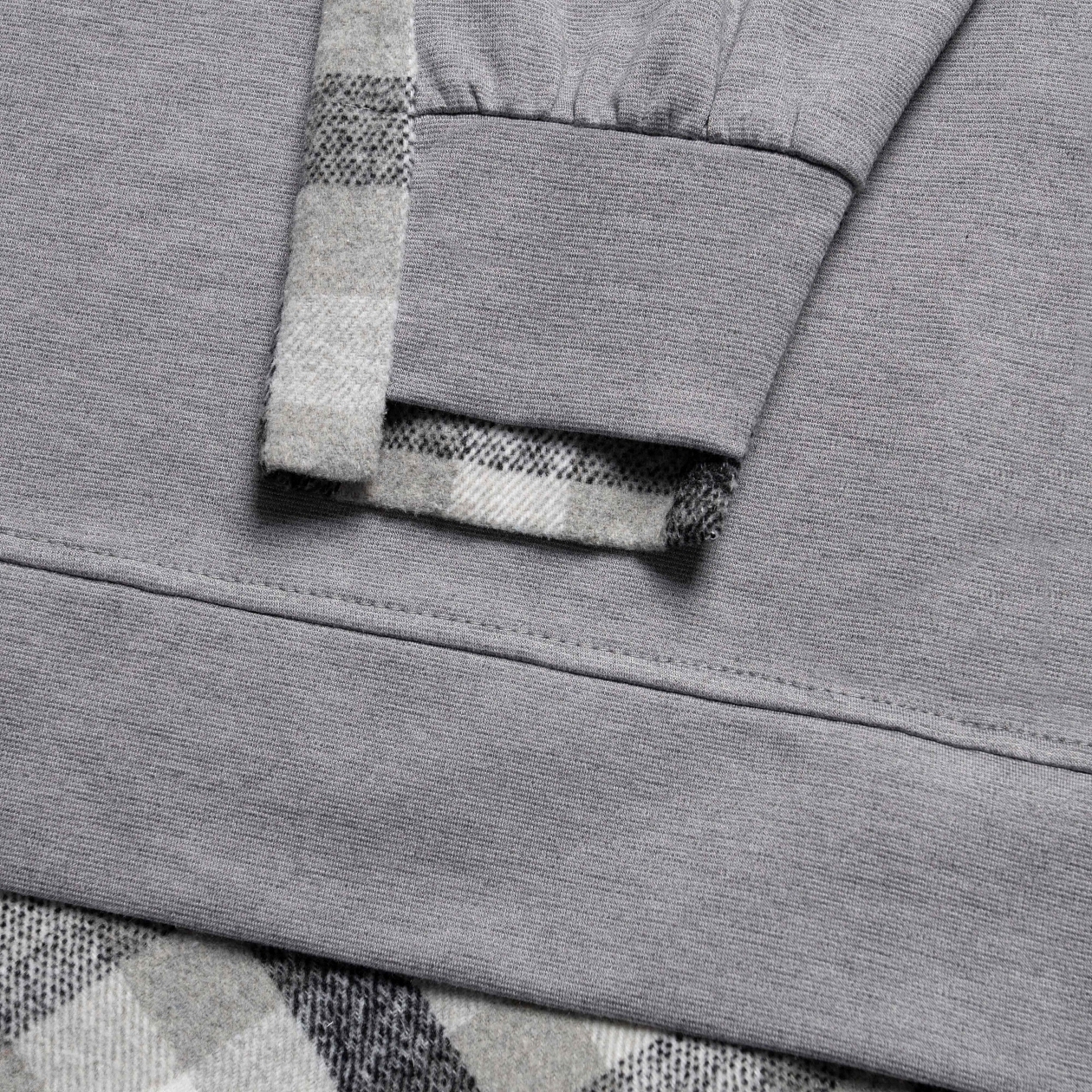 Путешествие начинается (пасмурное небо). Состав: 65% п/э, 30% вискоза, 5% спандекс