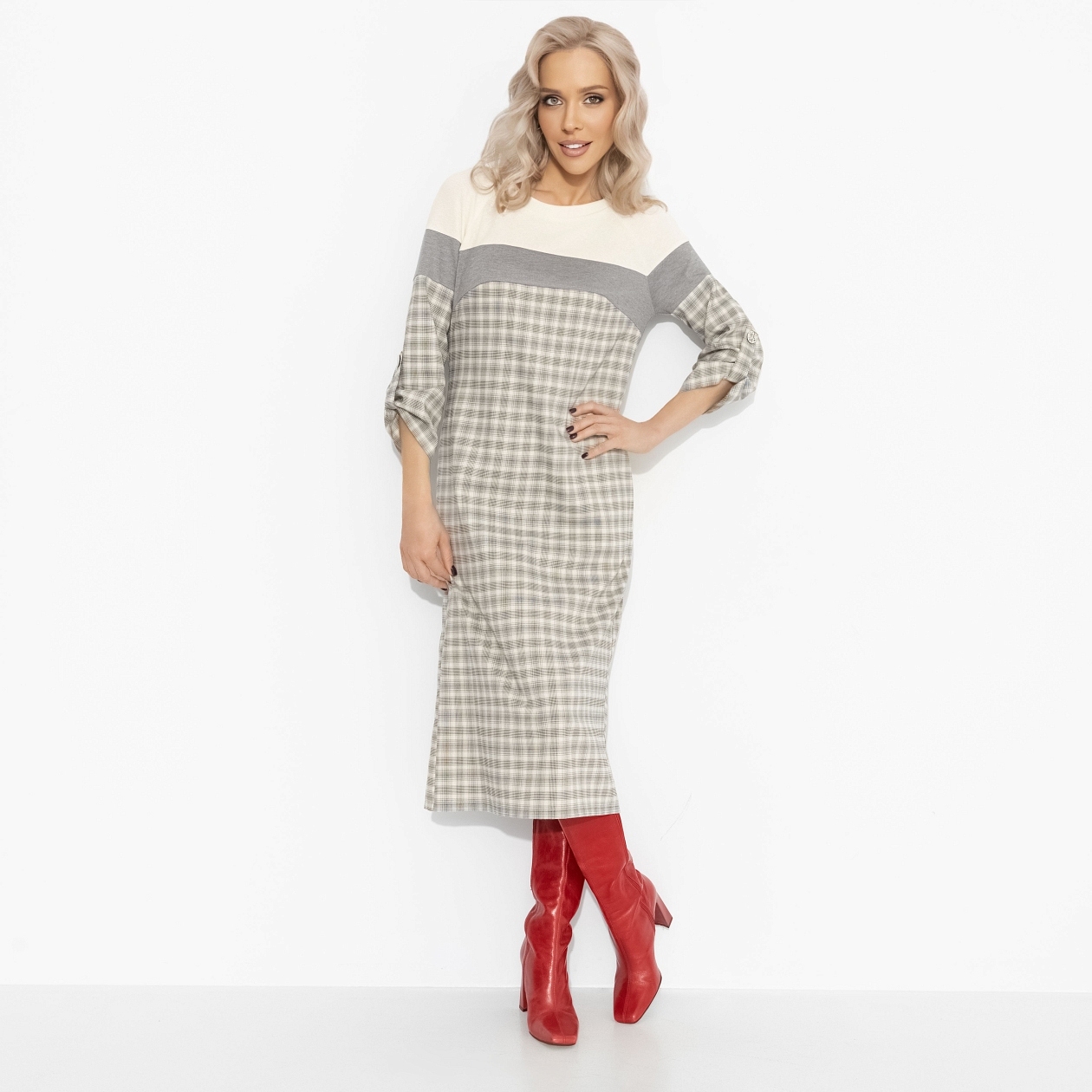 Платье Влюблена в себя. Состав: 65% п/э, 30% вискоза, 5% спандекс