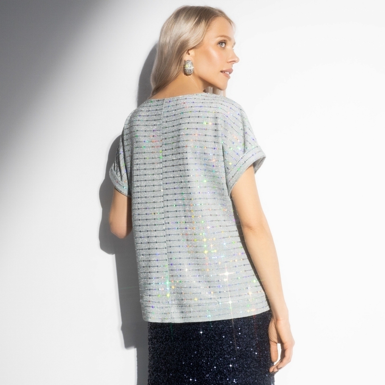 Футболка Жду чудо (поцелуй взаимности). Состав: 100% п/э