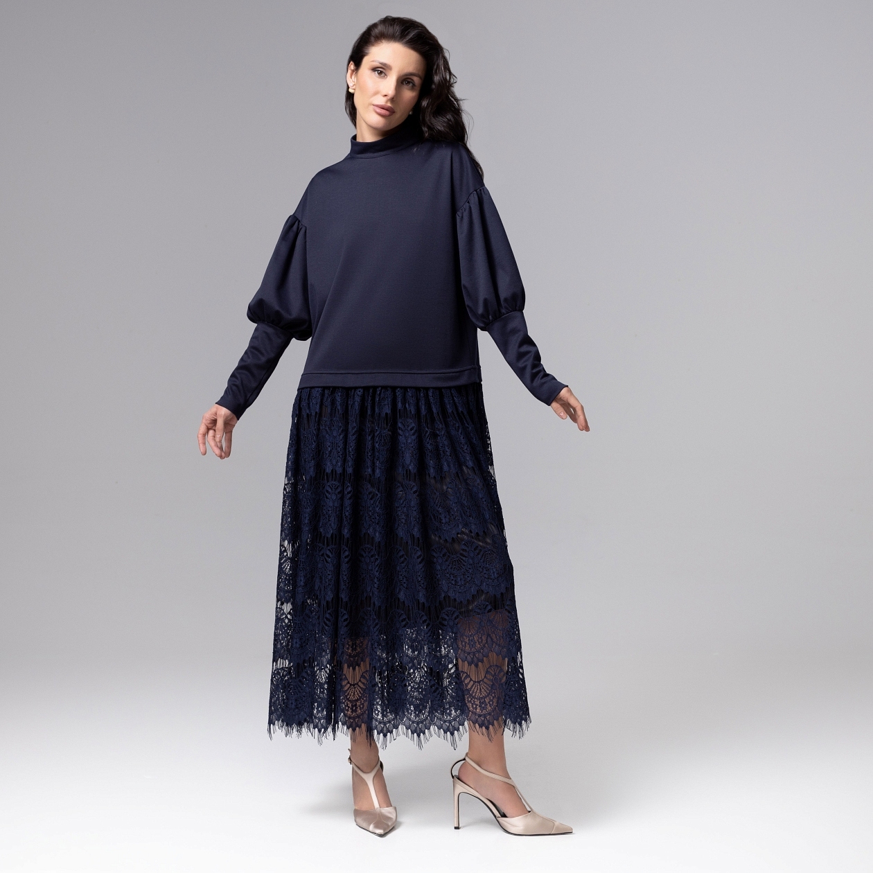 Платье История в кружевах. Состав: 65% полиэстер, 30% вискоза, 5% спандекс