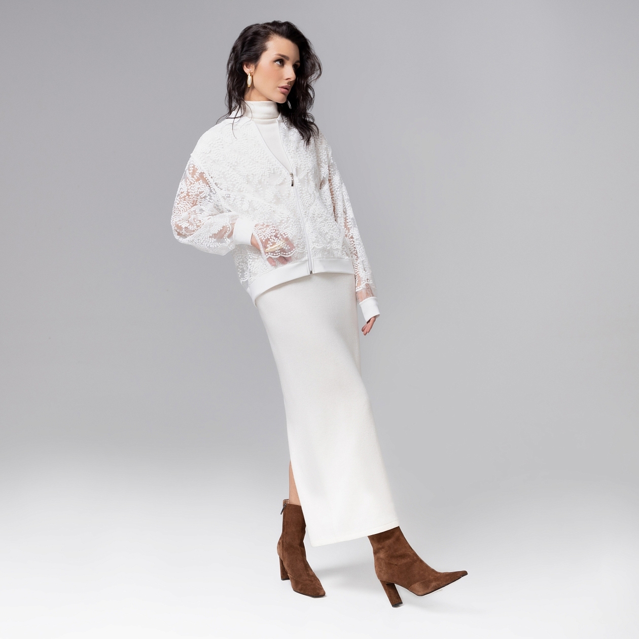 Бомбер Секрет смелости (белоснежный). Состав: 95% полиэстер, 5% спандекс