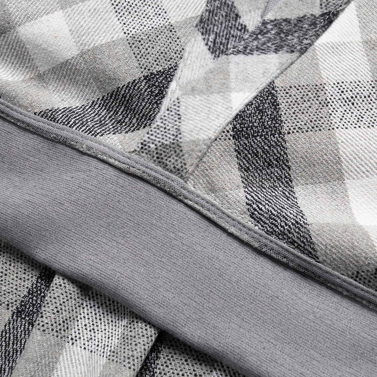 Путешествие начинается (пасмурное небо). Состав: 65% п/э, 30% вискоза, 5% спандекс