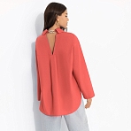 Рубашка с декором на спинке Создала себя сама