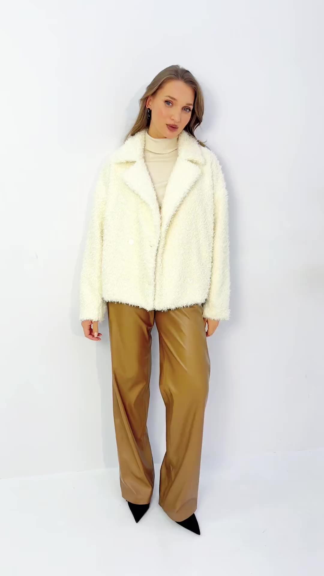 Слишком заметна (белый шоколад, oversize, 42-48)