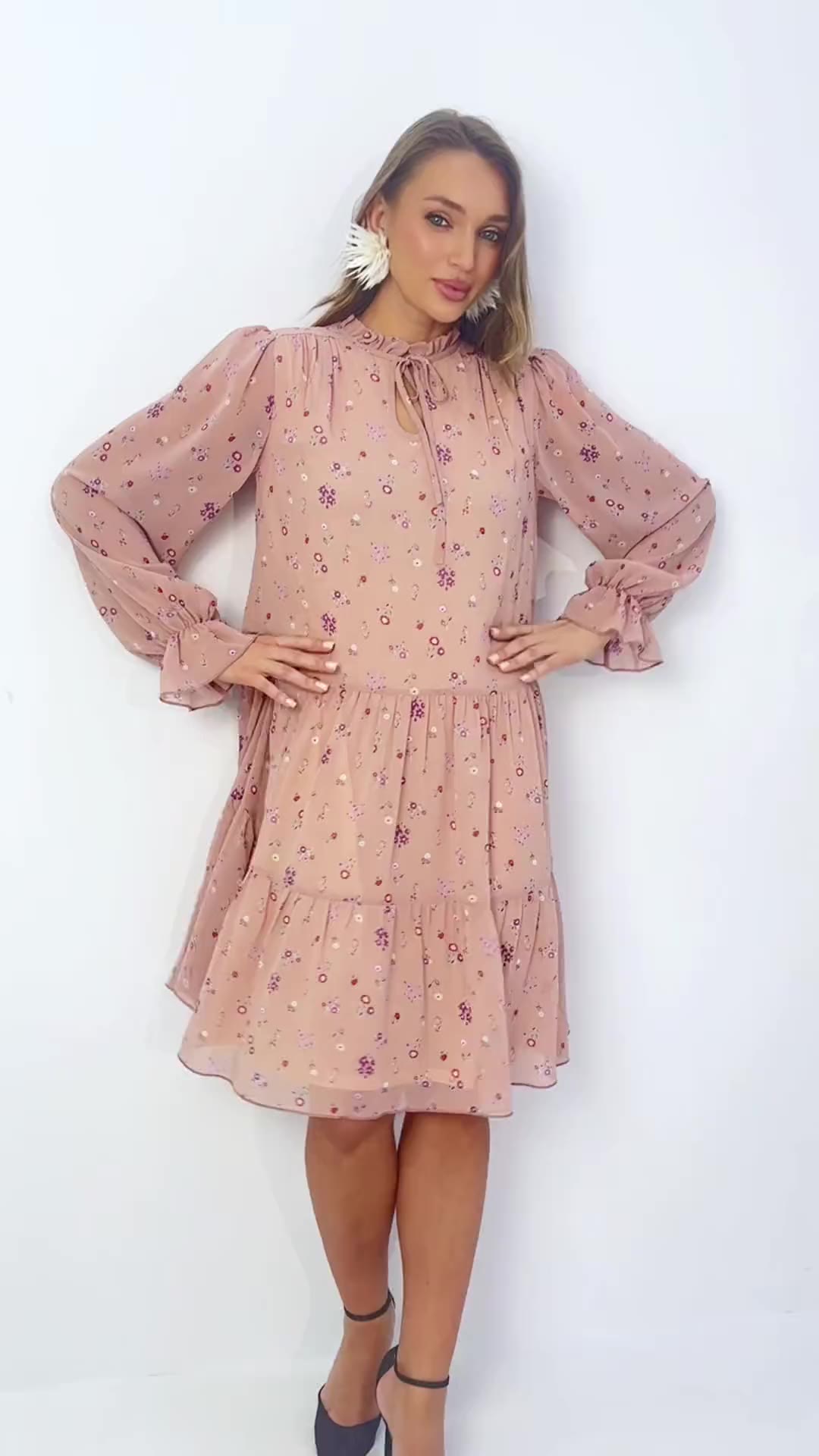 Поразительно красива (романтика)